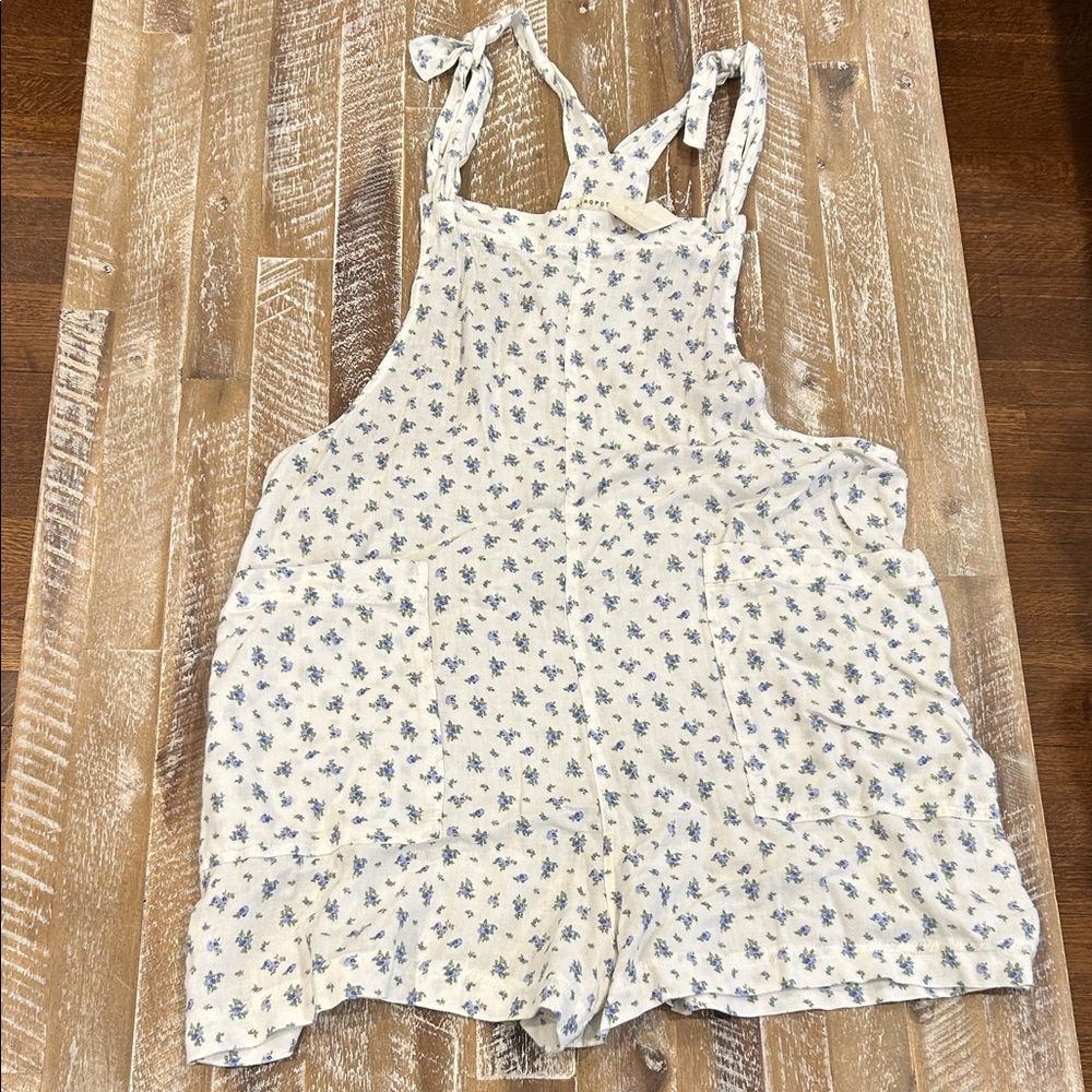 Aeropostale White and Blue Floral romper